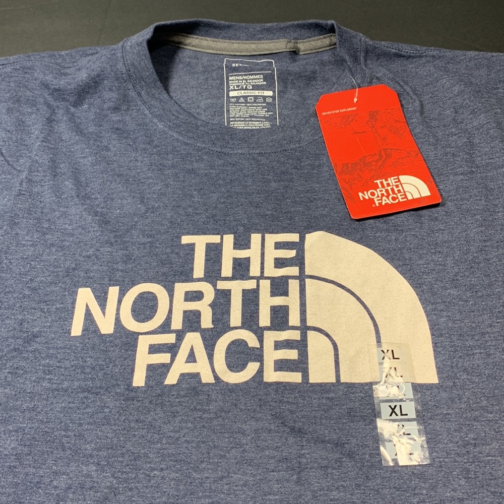 NWT - The North Face T-Shirt Classic Fit - Picture 3 of 6
